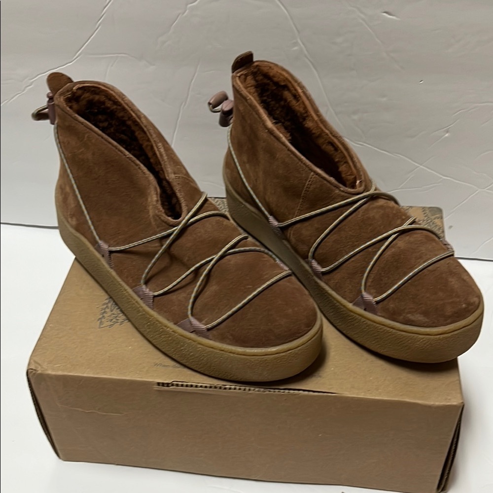 NWT Free People Snowdrop Micro Mukluk Size 9 in Burnt Caramel Suede
